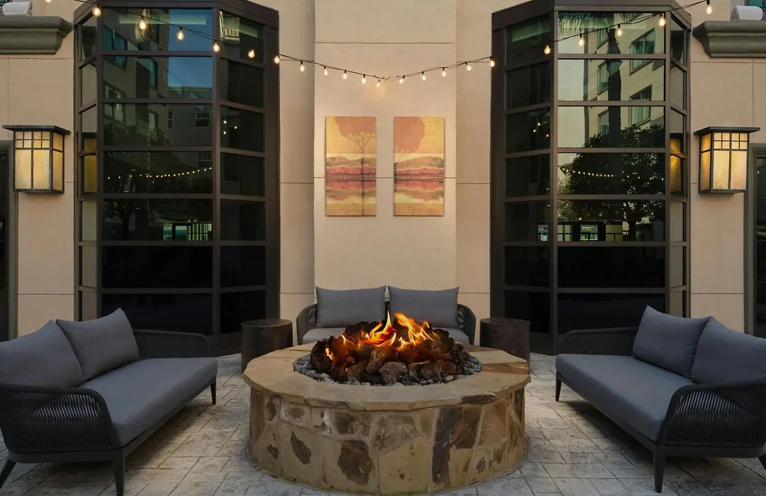 Courtyard By Marriott Los Angeles Pasadena Old Town-1